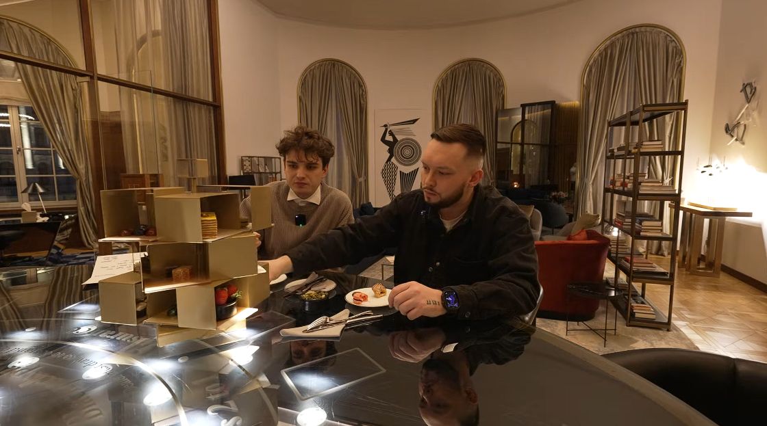 Książulo testuje słodki poczęstunek