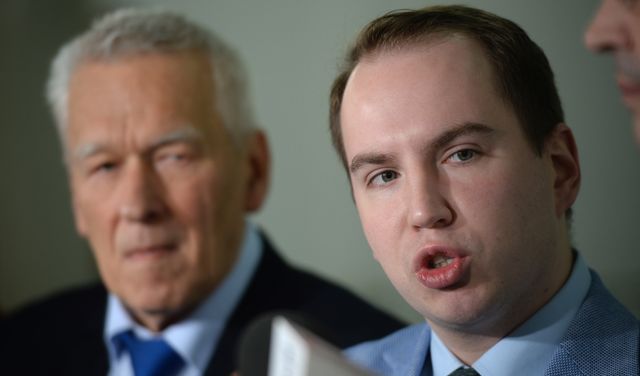 W listopadzie 2017 Andruszkiewicz opuścił Kukiz’15 i przystąpił do Wolnych i Solidarnych