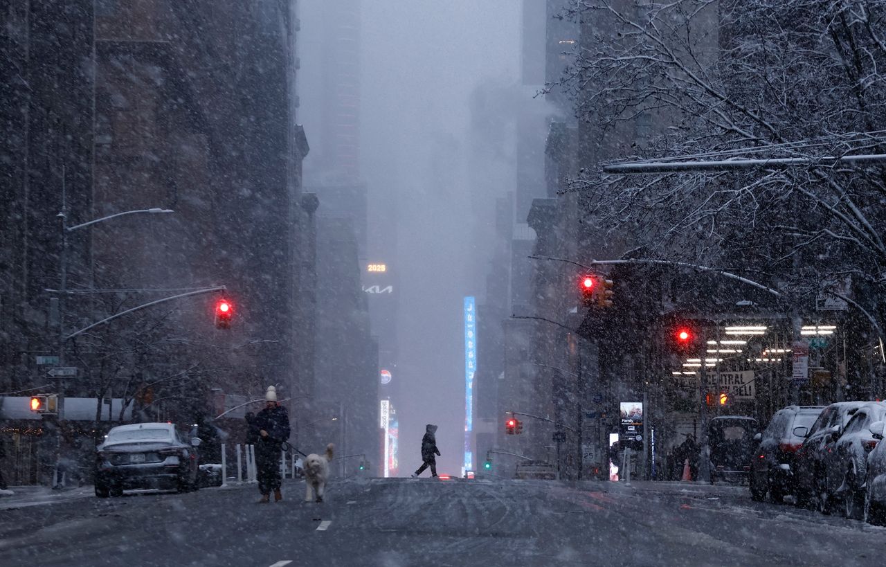 Silna burza śnieżna zagraża Nowemu Jorkowi i okolicy. Alerty dla 15 milionów osób