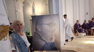 Łódź: Tłumy wiernych żegnały swojego proboszcza. Był wyjątkowy