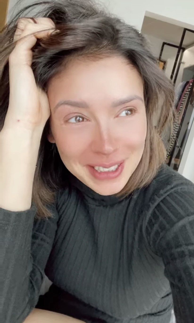 Klaudia Halejcio pokazuje, jak płacze ze szczęścia