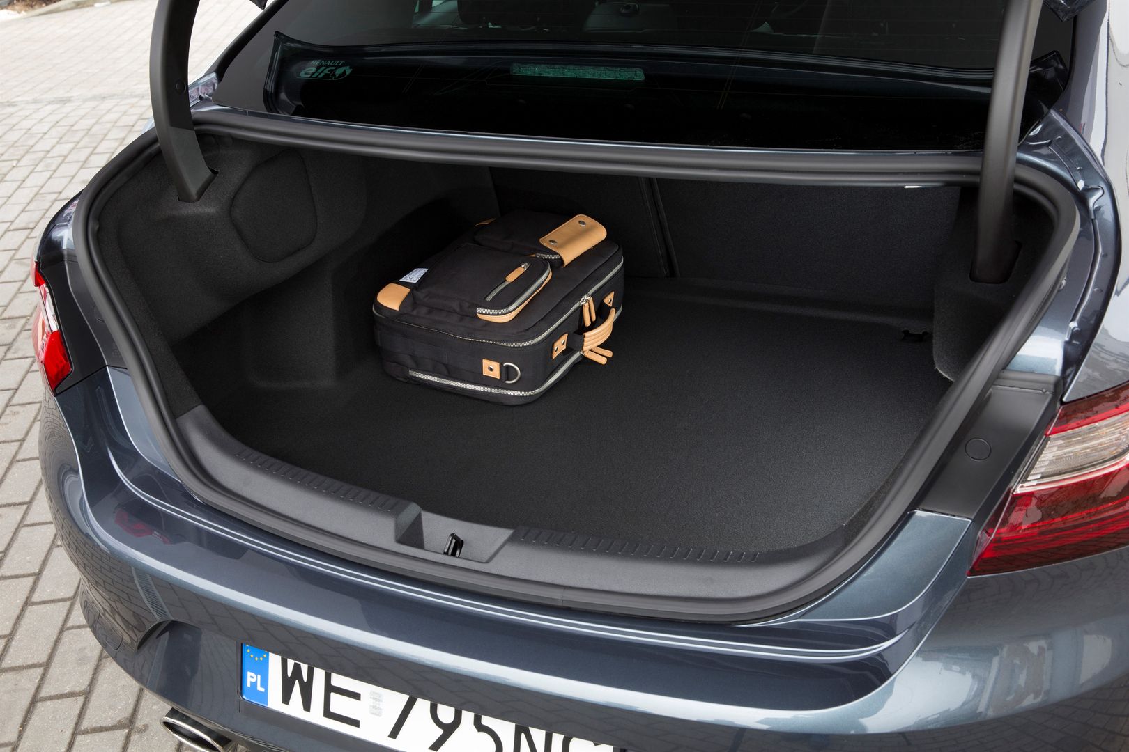 Bagażnik Megane sedan