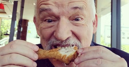 Korwin-Mikke jest na diecie. Nie uwierzysz co je, żeby schudnąć