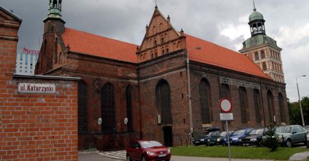 Panele fotowoltaiczne na dachu kościoła. "Jezus, Maria. To nieporozumienie"