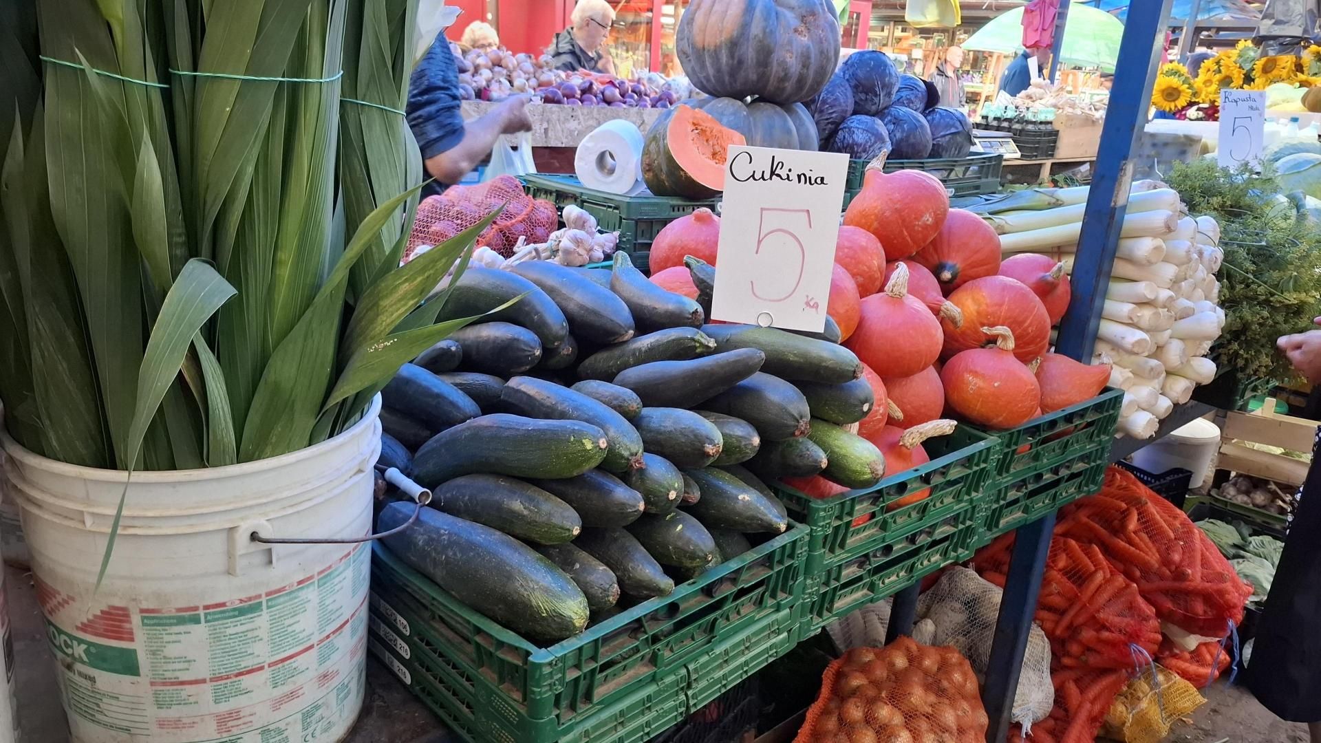 Cukinia jest o wiele tańsza