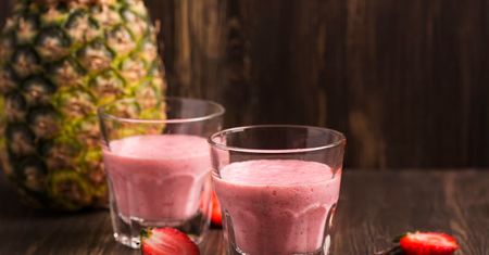 Jogurt owocowy o obniżonej zawartości tłuszczu (11 g białka w 225 g)