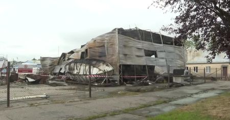 Pożar w porcie w Kołobrzegu. Zawaliła się jedna z hal