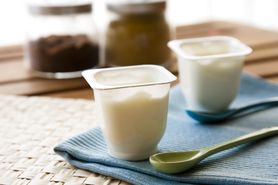 Jogurt waniliowy o niskiej zawartości tłuszczu z witaminą D (11 g białka w 225 g)