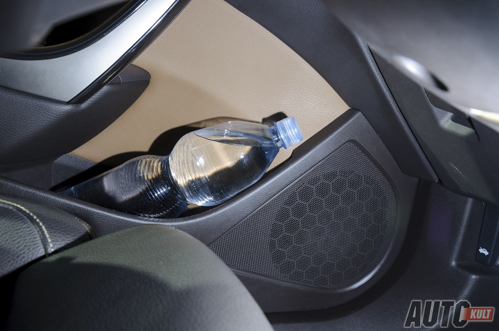 Opel Astra Sedan vs. Renault Fluence vs. Škoda Octavia vs. Toyota Corolla - galeria testowa 14