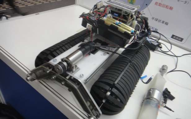 Robot, dla którego jazda do przodu oznacza dowolny kierunek 4