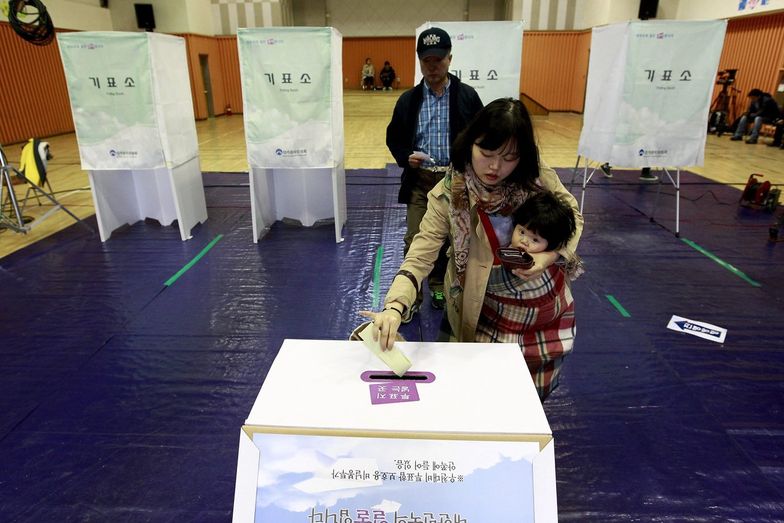 Wybory parlamentalne w Korei Południowej. Do podziału 299 mandatów