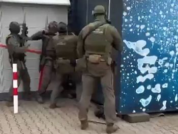 Warszawa: Jaskinia hazardu ukryta w kontenerze. Do środka można było się dostać tylko po selekcji