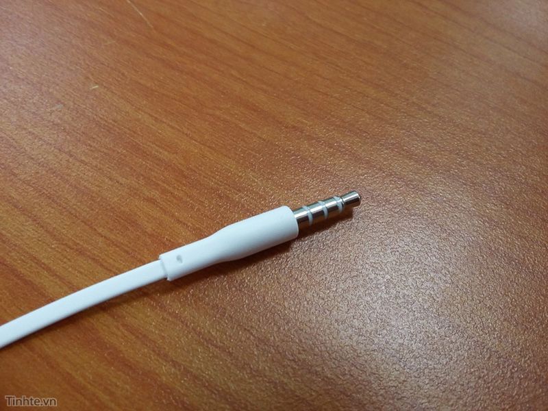 Samsung może mocno odświeżyć słuchawki dla Galaxy S6. Będą podobne do tych od iPhone'a? 6