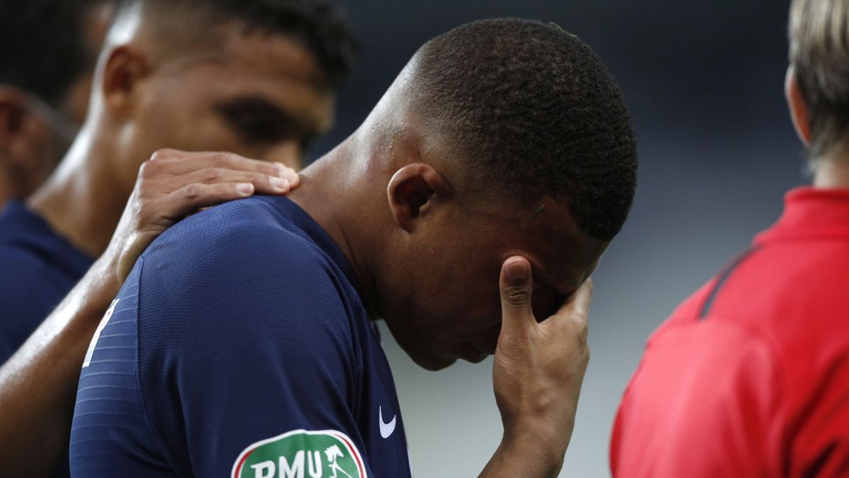 PAP/EPA / YOAN VALAT / Na zdjęciu: Kylian Mbappe