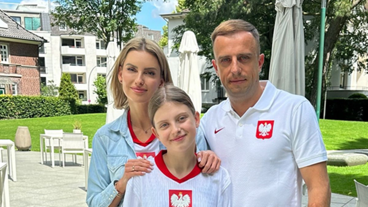 Instagram / dominikagrosicka / Na zdjęciu: Dominika i Kamil Grosiccy córką Mają