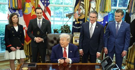 Trump zmienił zdanie. Co dalej z cłami na UE?