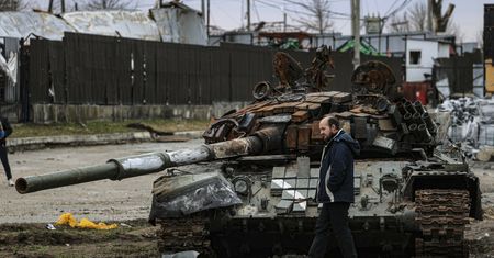 "Samochody zalane krwią, obok prowizoryczne groby”. Relacja reporterów WP z Ukrainy