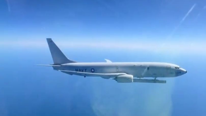 Amerykański samolot P-8 Posejdon nad Morzem Czarnym.