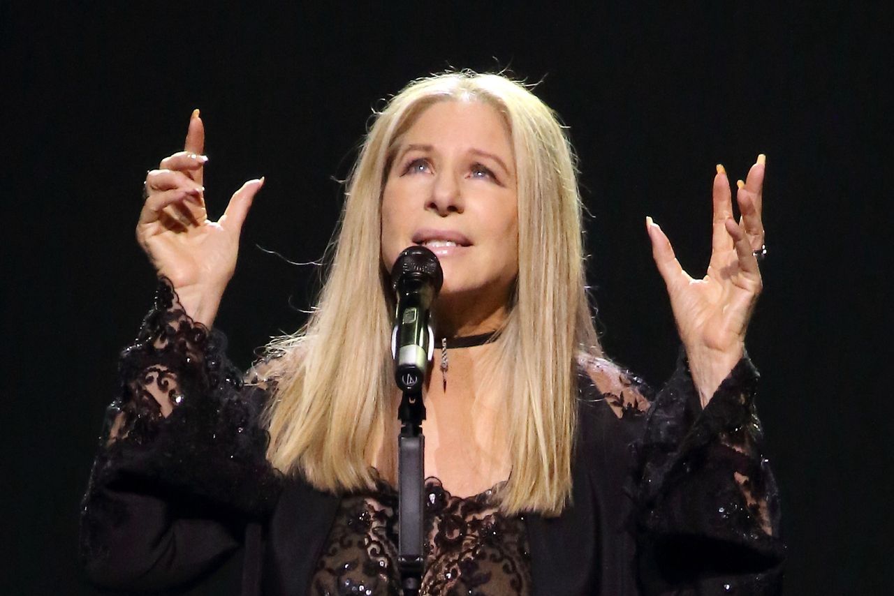 Barbra Streisand kończy 80 lat. W przeszłości plotkowano o jej romansie z księciem Karolem