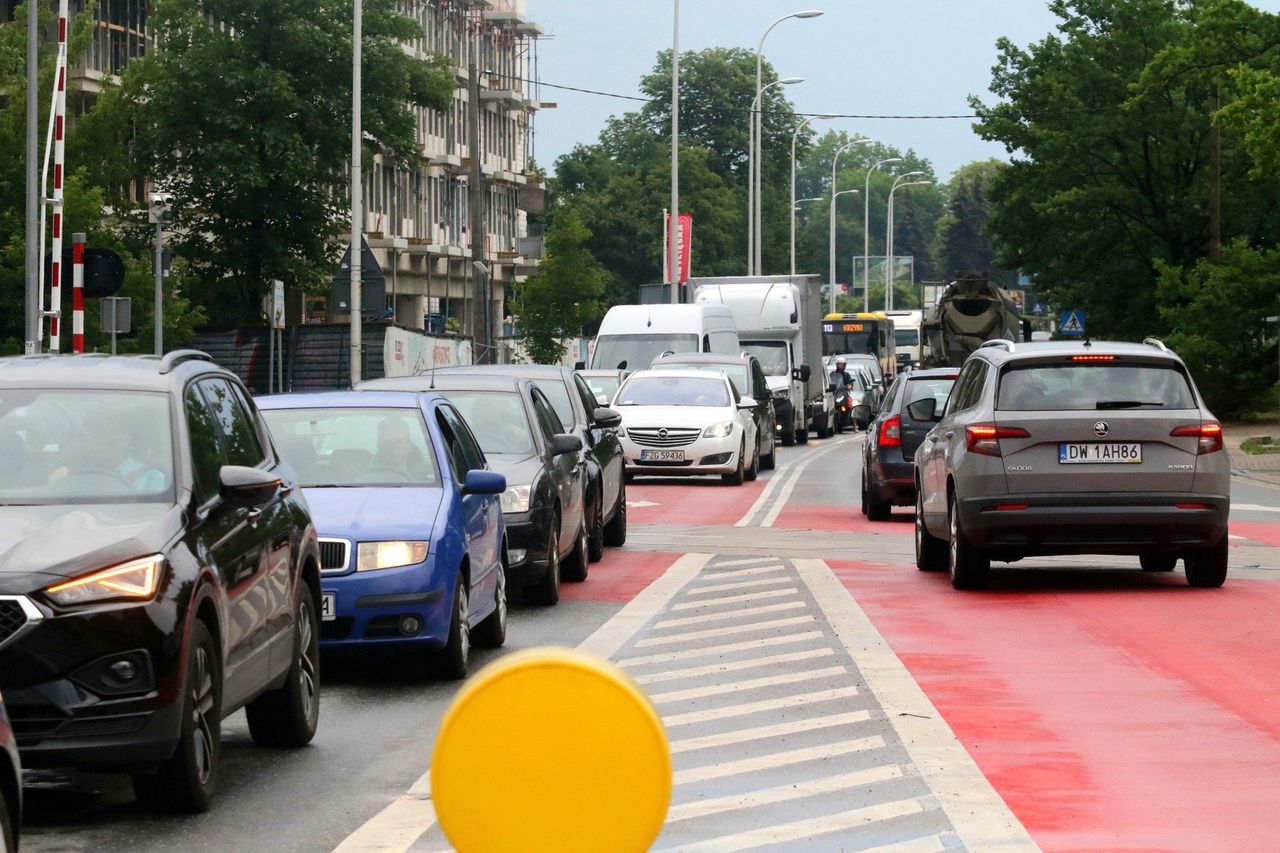 Wrocław: Koszmarne korki na południu . Awaria PKP