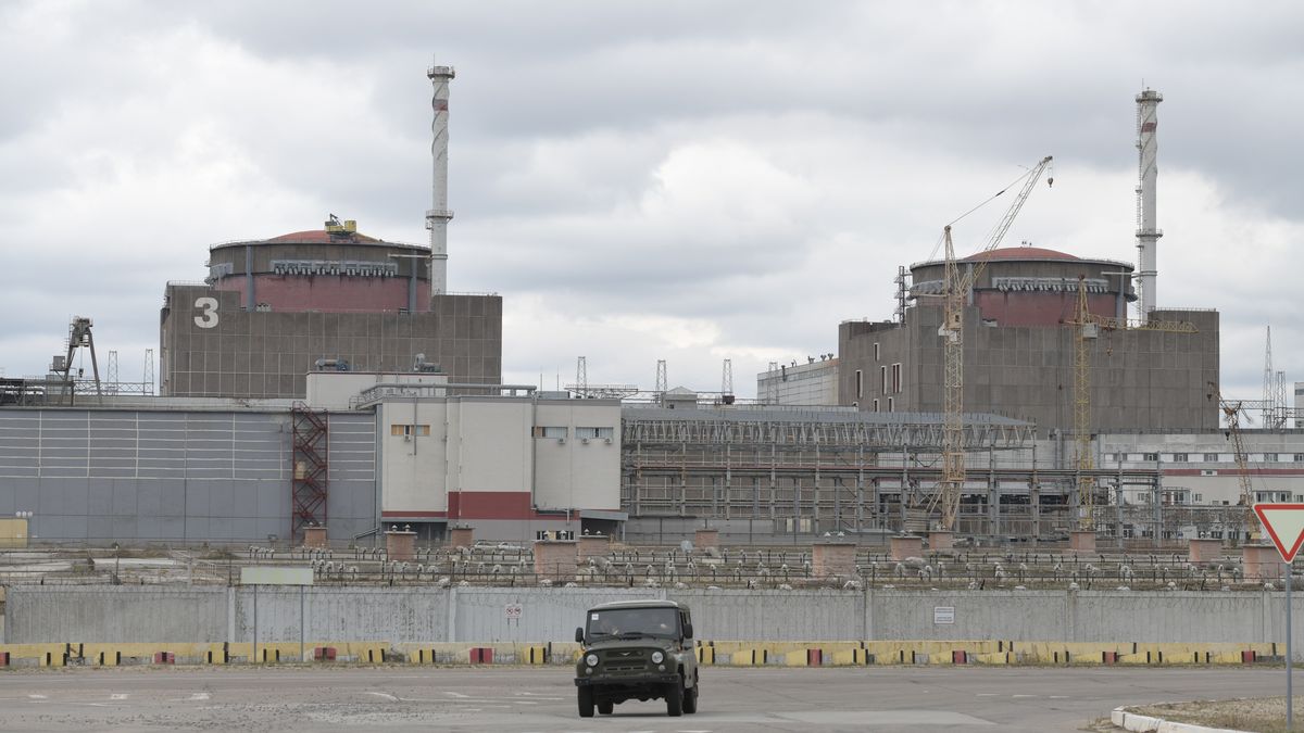 IAEA Director General Grossi travels to Zaporizhzhya Nuclear Power Plant
ZAPORIZHZHIA, UKRAINE - MARCH 29: The Director General of the International Atomic Energy Agency (IAEA), Rafael Mariano Grossi (not seen), visits Ukraineâs Zaporizhzhya Nuclear Power Plant (ZNPP) in Russian-controlled Energodar, on March 29, 2023. Grossi visits the power plant to observe nuclear safety and security situation at the facility. (Photo by Stringer/Anadolu Agency via Getty Images)
Anadolu
atomic, iaea, march, nuclear, zaporizhzhya