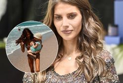 Rosati założyła bikini, poszła z córką na plażę. Nie ma mowy o ustawce
