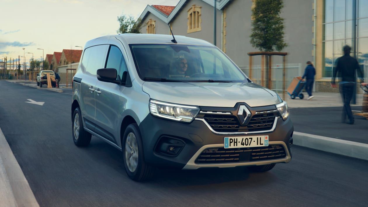 Nowe Renault Kangoo Van melduje się do pracy. Express Van to jego tańszy kolega