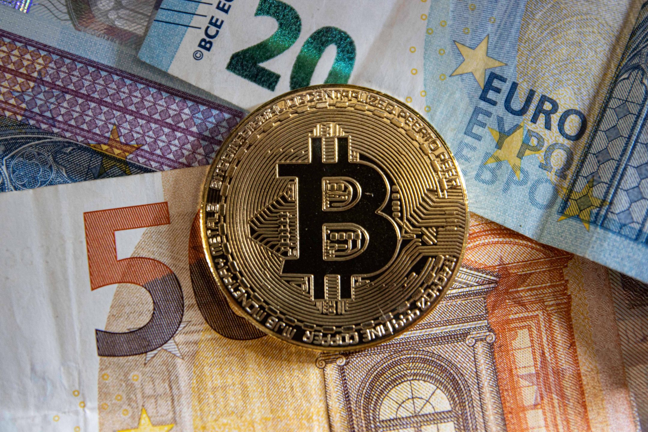 Pojawiły się pierwsze  unijne ramy prawne dla sektora kryptowalut
