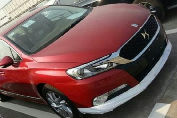 Citroën DS 5LS ustrzelony przy fabryce