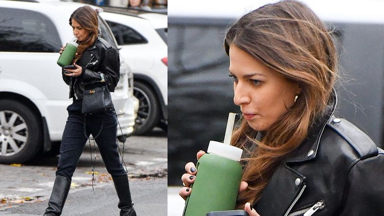 Zatroskana Anna Lewandowska spaceruje z bidonem