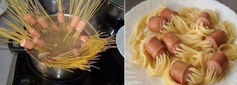 Przebij parówki makaronem i w ten sposób je gotuj. Pokochają je zwłaszcza dzieci.