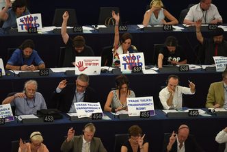 Umowa handlowa Unia-USA nabiera kształtów. Europarlament przyjął wytyczne