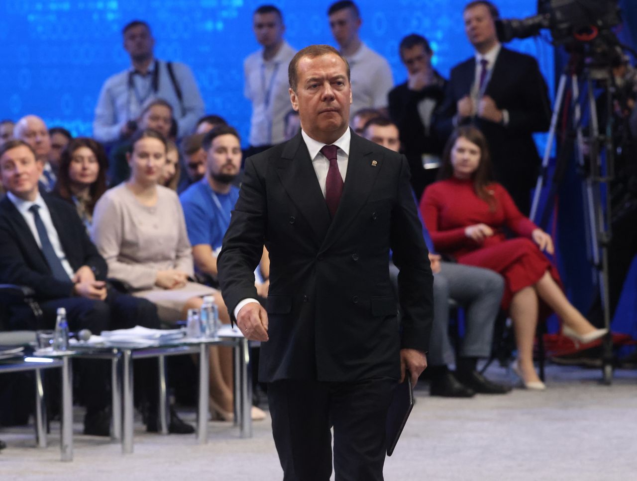 Arrest warrants for Russian officials could spark war: Medvedev warns