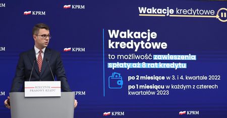 Czy pomoc rządu może obniżyć zdolność kredytową? Piotr Mueller odpowiada