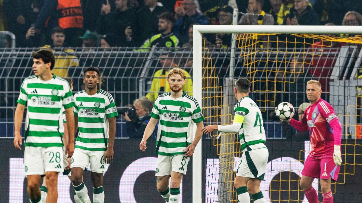 Zdjęcie okładkowe artykułu: Getty Images / Craig Williamson/SNS Group via Getty Images) / Piłkarze Celticu Glasgow po stracie kolejnej bramki