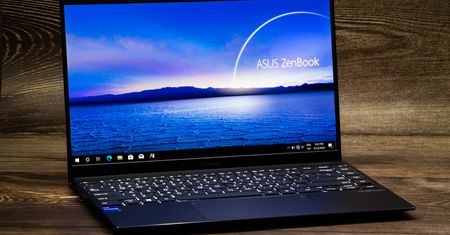 Asus ZenBook UX425E - wydajność idzie w parze z mobilnością