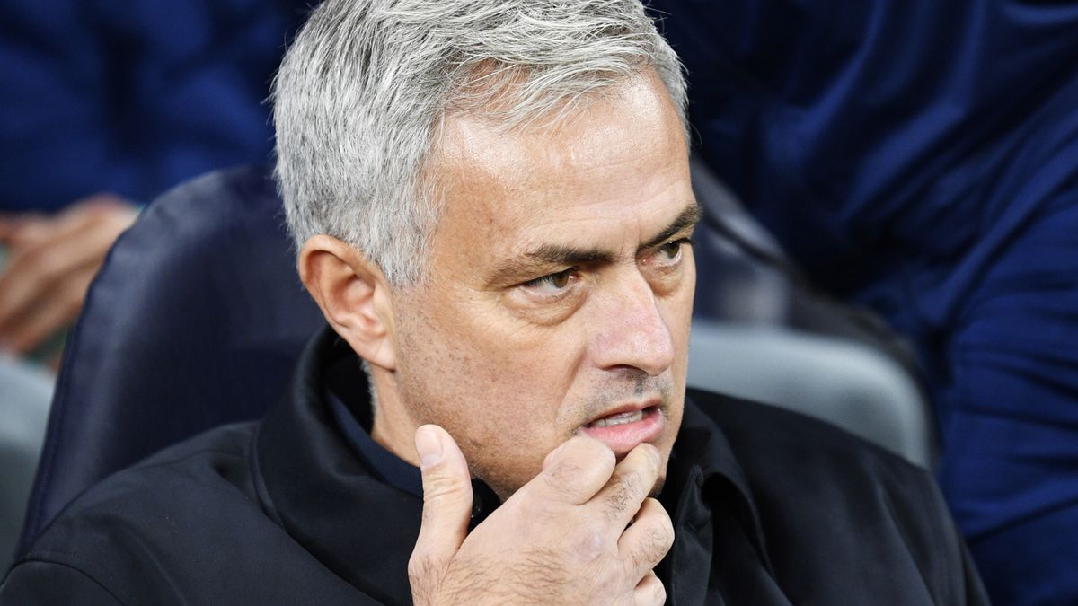 Zdjęcie okładkowe artykułu: PAP/EPA / NEIL HALL / Na zdjęciu: Jose Mourinho