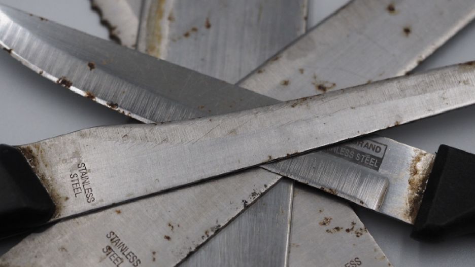 Jak usunąć rdzę z noża?
