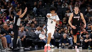 Kolega Sochana uniknął poważnej kontuzji. Chodzi o wielki talent Spurs