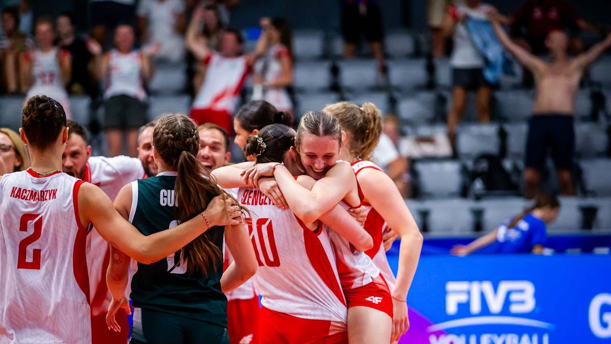 Materiały prasowe / VolleyballWorld / Reprezentacja Polski siatkarek U-19 po wygranej nad USA