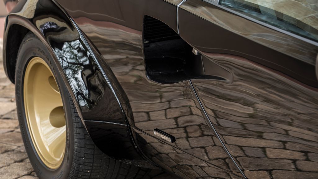 Wlot NACA w Lamborghini Countach