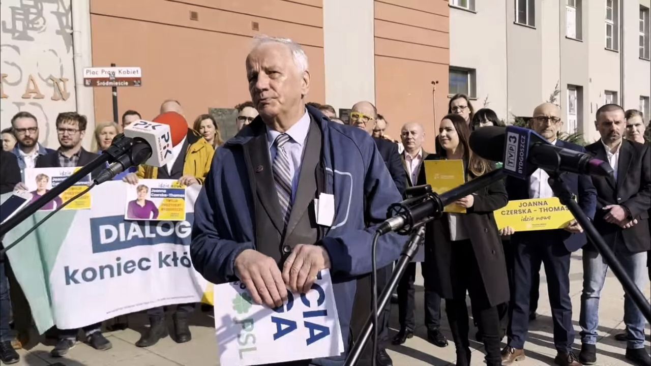 Jan Rulewski podczas prezentacji w Bydgoszczy