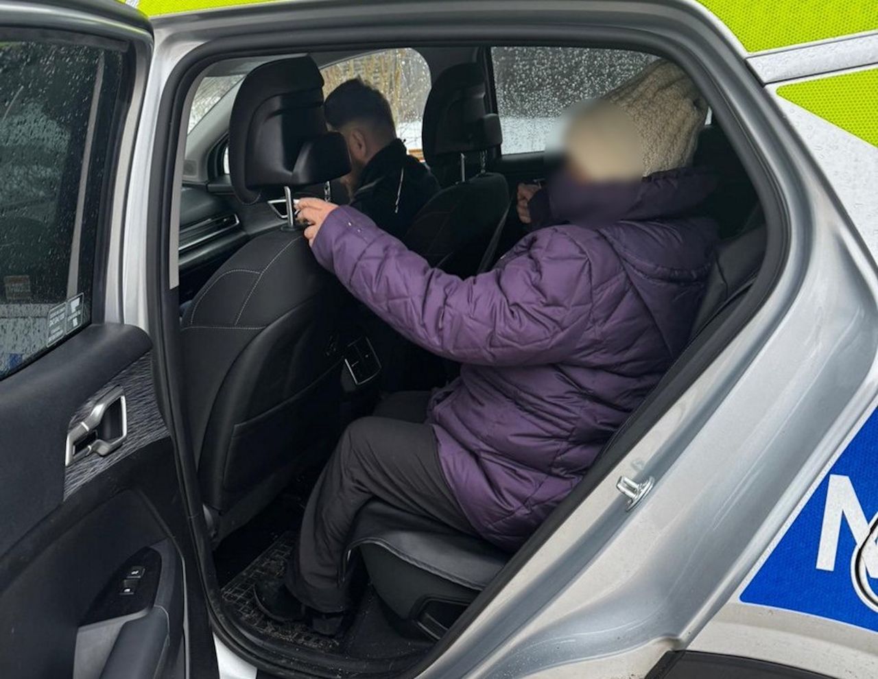 Weszli do mieszkania 68-latki. Termometr wskazywał -7 st. C