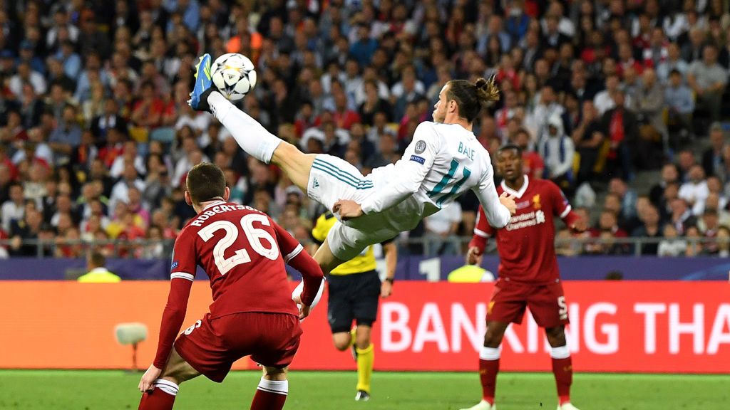 Gareth Bale strzela bramkę przewrotką