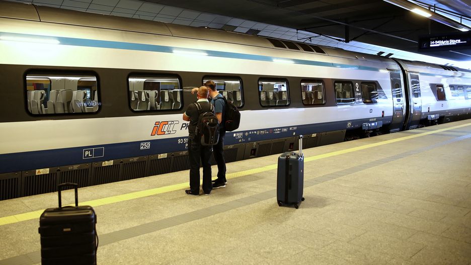 Warszawa. Nie będzie na razie kursów PKP Intercity do Lotniska Chopina