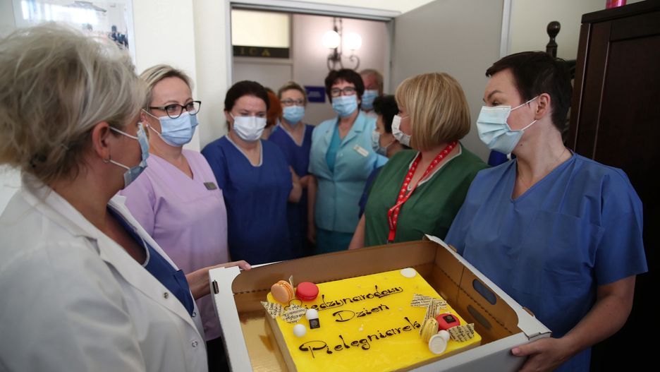 Koronawirus w Polsce. 12 maja przypada Międzynarodowy Dzień Pielęgniarki i Położnej 