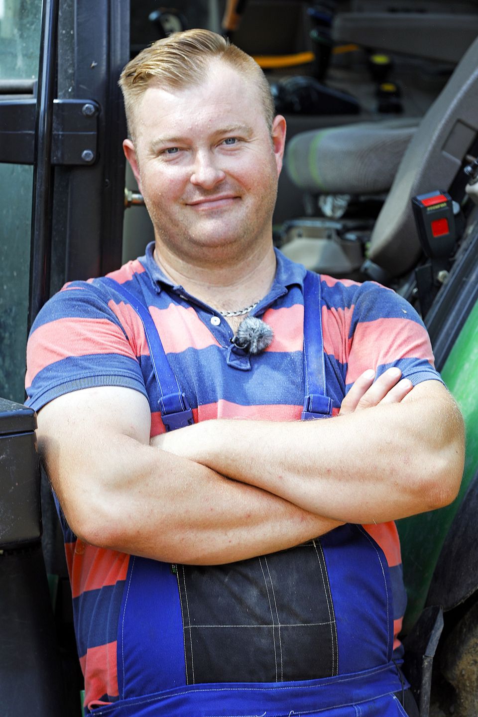 Łukasz Sędrowski na planie "Rolnik szuka żony"