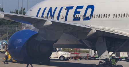 Turbulencje na locie United Airlines. Boeing 777 stracił ponad 900 m w minutę