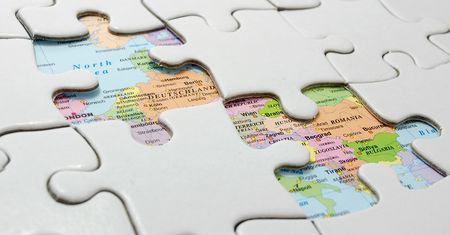 Koniec Kreatora Map Google. Nie zobaczymy już robota bezczeszczącego logo Apple?