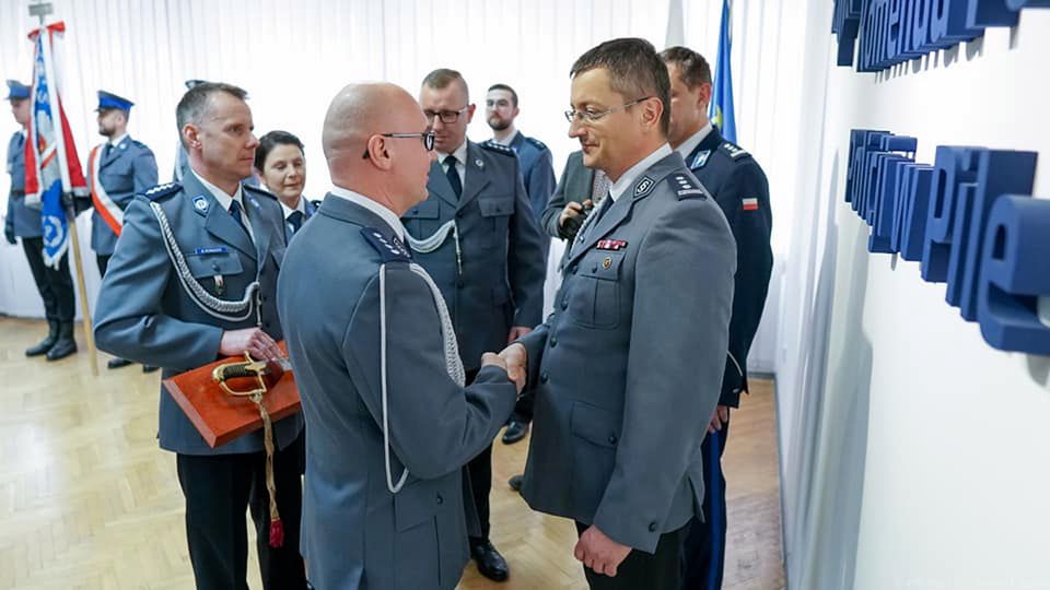 Zmiana warty w KPP w Pile